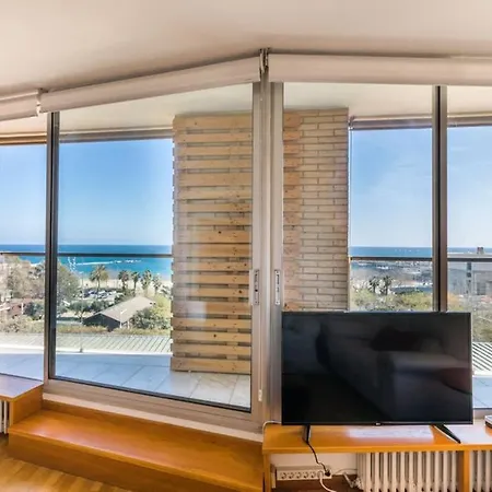 Sea Views & Skyline *