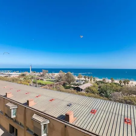 Apartment Sea Views & Skyline