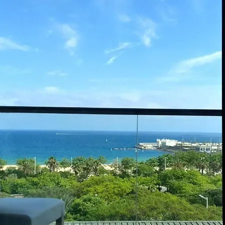 Apartment Sea Views & Skyline