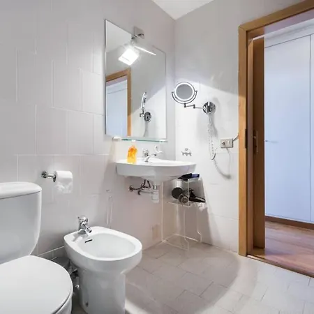 Sea Views & Skyline Apartment *