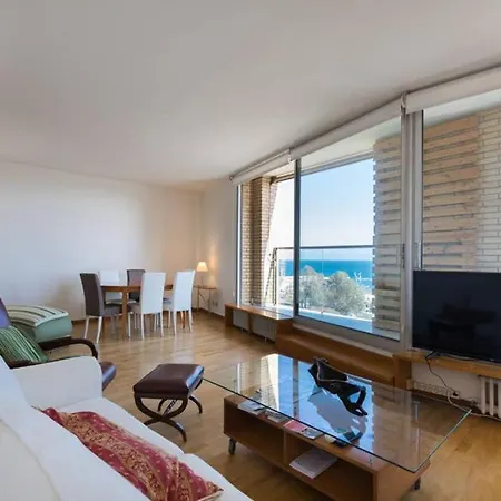 Apartment Sea Views & Skyline *